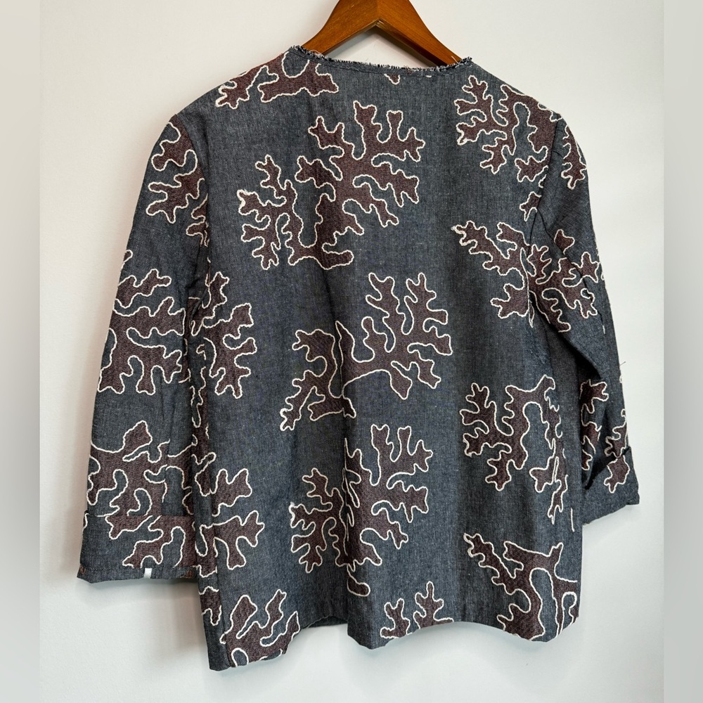Embroidered Crew Neck Jacket - Picture 9 of 13